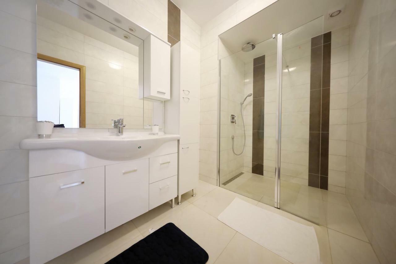 Apartmani Vlado Mitar Sukošan エクステリア 写真